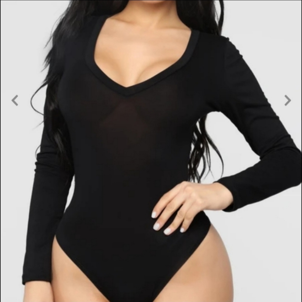 Fashion Nova body Blouse color black